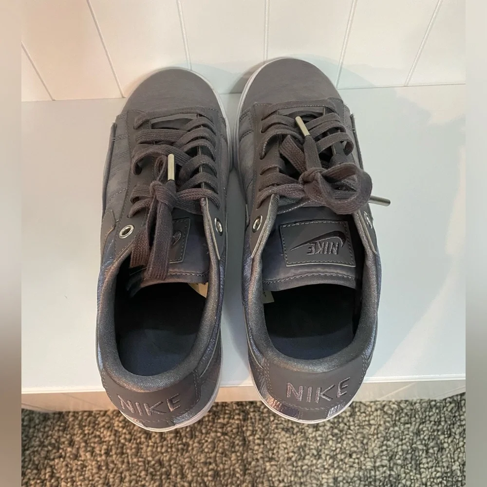 SALE Nike gray women’s dress sneakers - Picture 3 of 3